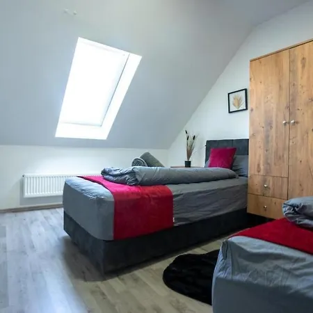 Serviceroom24 - Space In Wlan - Smart-tv - 24-7 Check-in Und Kueche