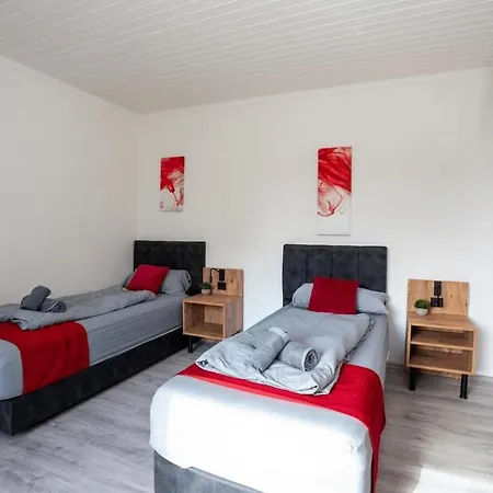 Serviceroom24 - Space In Wlan - Smart-tv - 24-7 Check-in Und Kueche Apartmán *