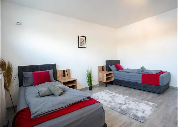 Serviceroom24 - Space In Wlan - Smart-tv - 24-7 Check-in Und Kueche * 奥伯豪森